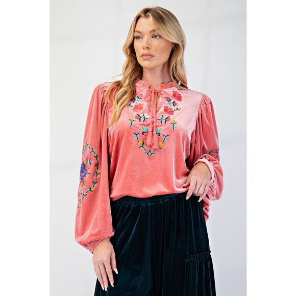 Easel Velvet Top with Embroidery - available in S-L - Picture 4 of 5